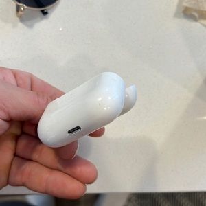 Apple airpods CASE ONLY